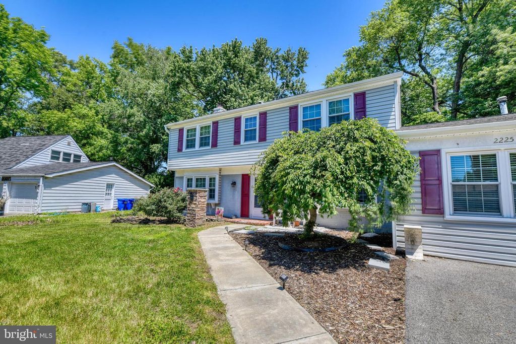 Image 2 of property listing at 2225 HARWOOD LN, Bowie, MD 20716