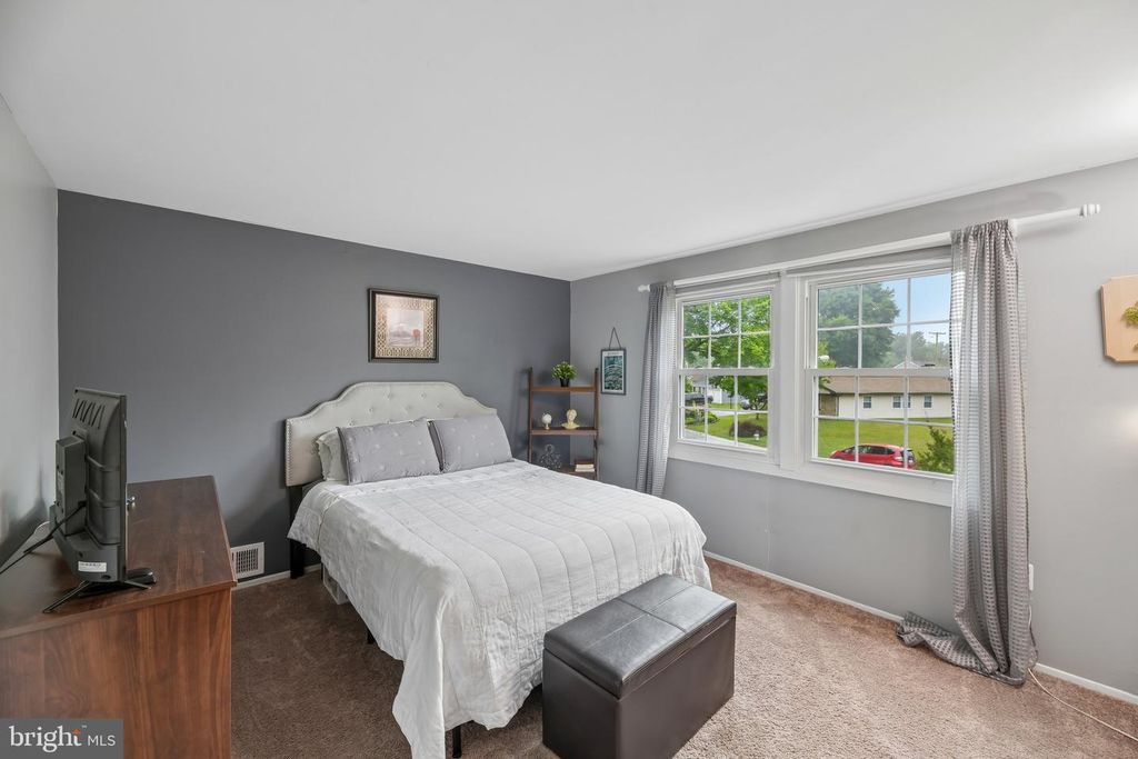 Image 29 of property listing at 2225 HARWOOD LN, Bowie, MD 20716