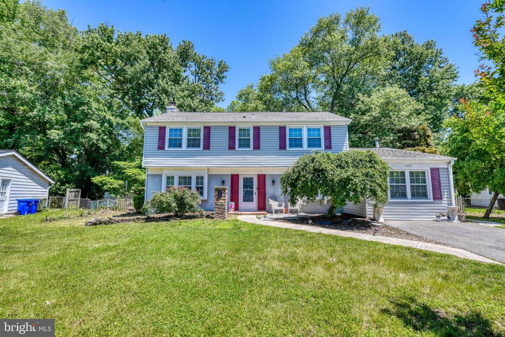 Image 3 of property listing at 2225 HARWOOD LN, Bowie, MD 20716