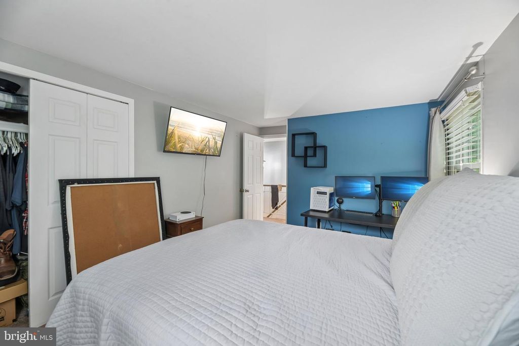 Image 38 of property listing at 2225 HARWOOD LN, Bowie, MD 20716