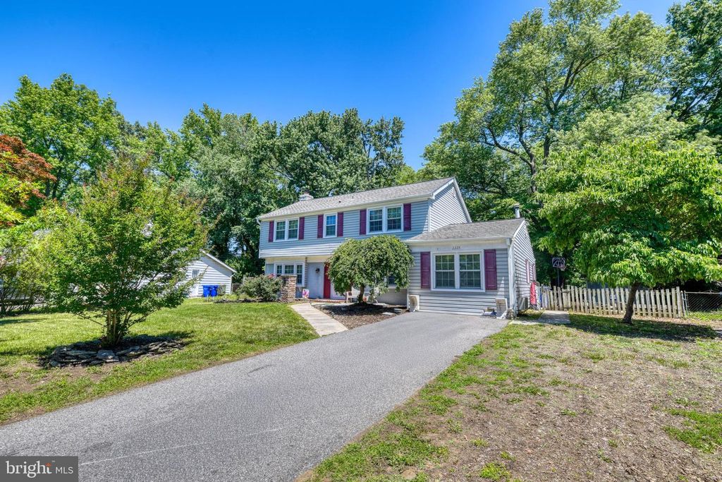 Image 4 of property listing at 2225 HARWOOD LN, Bowie, MD 20716