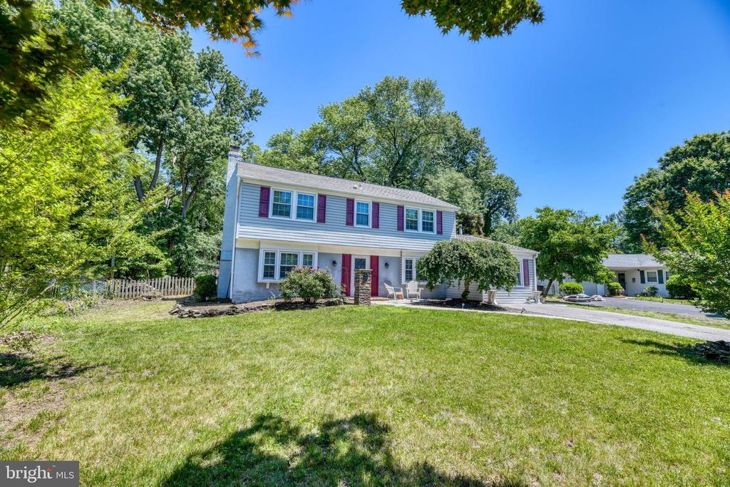 Image 5 of property listing at 2225 HARWOOD LN, Bowie, MD 20716