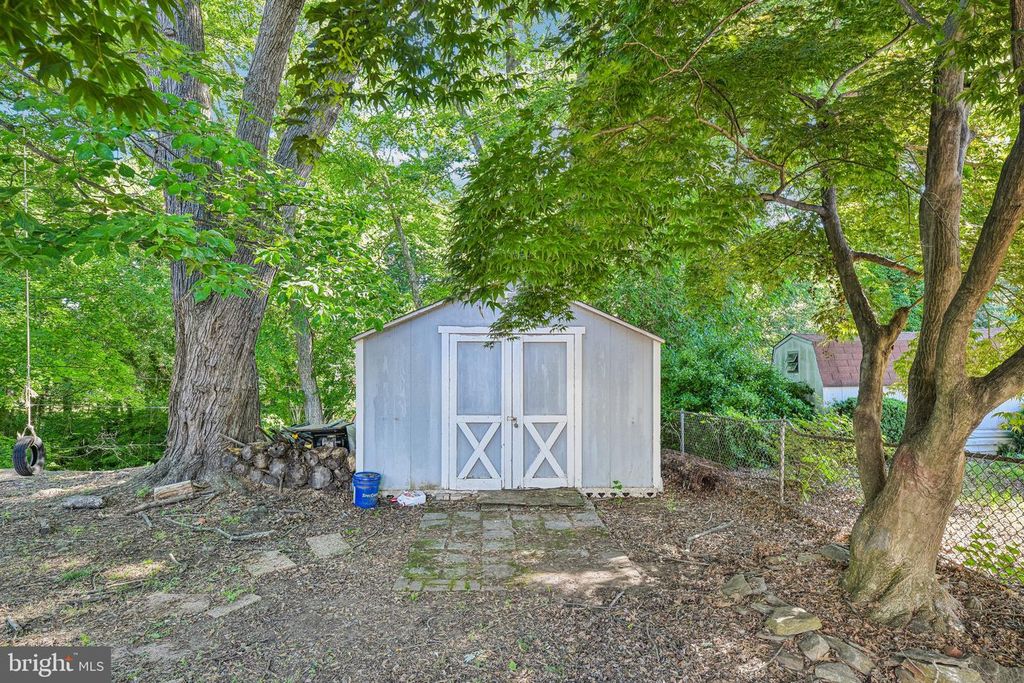 Image 53 of property listing at 2225 HARWOOD LN, Bowie, MD 20716