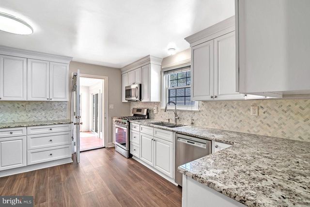 32 CRANBURY RD, Princeton Junction, NJ 08550