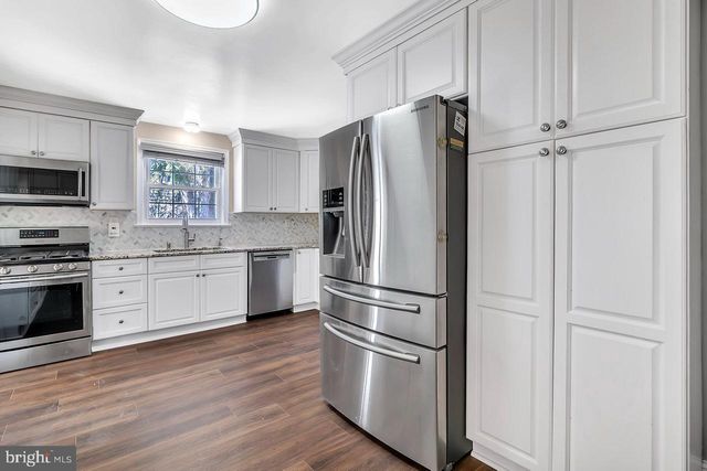 32 CRANBURY RD, Princeton Junction, NJ 08550
