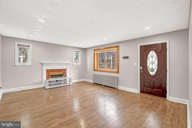 32 CRANBURY RD, Princeton Junction, NJ 08550