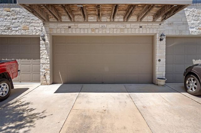 9201 Brodie LN 203, Austin, TX 78748