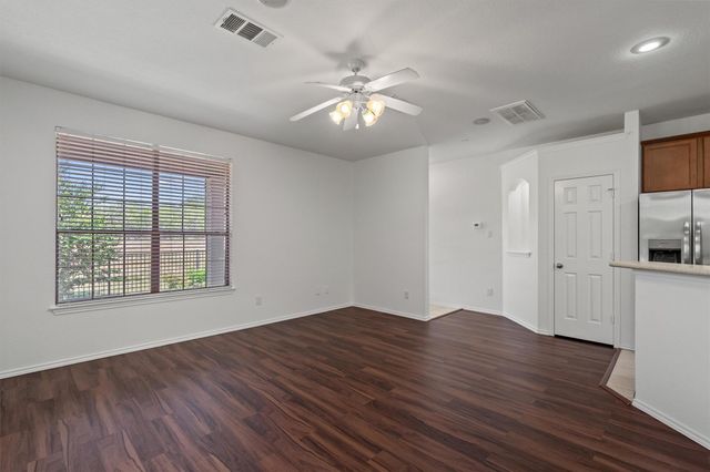 9201 Brodie LN 203, Austin, TX 78748