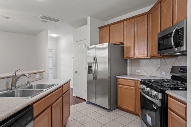 9201 Brodie LN 203, Austin, TX 78748