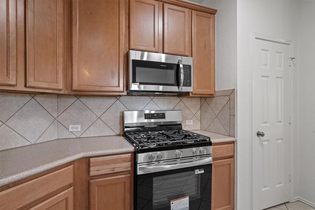 9201 Brodie LN 203, Austin, TX 78748