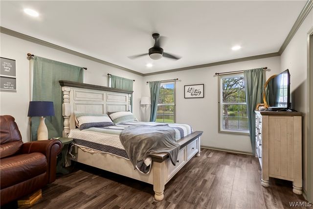 7808 Lake Sherwood Cir, Northport, AL 35473
