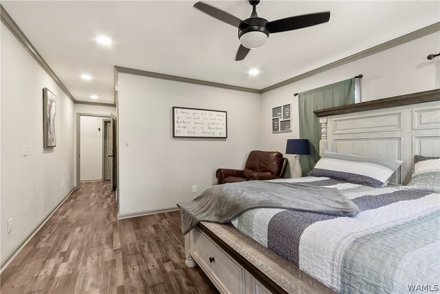 7808 Lake Sherwood Cir, Northport, AL 35473