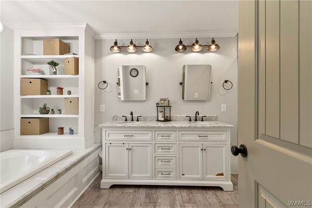 7808 Lake Sherwood Cir, Northport, AL 35473