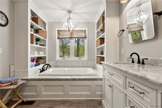 7808 Lake Sherwood Cir, Northport, AL 35473