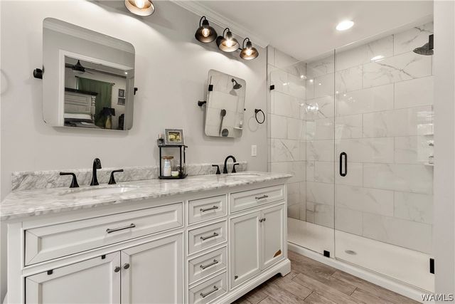 7808 Lake Sherwood Cir, Northport, AL 35473