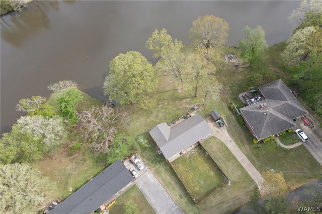 7808 Lake Sherwood Cir, Northport, AL 35473