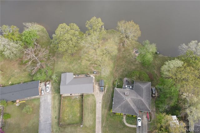 7808 Lake Sherwood Cir, Northport, AL 35473