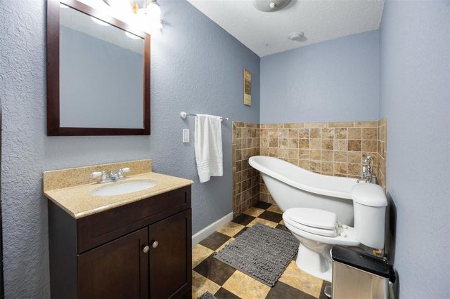 9060 County Road 128c, Wildwood, FL 34785