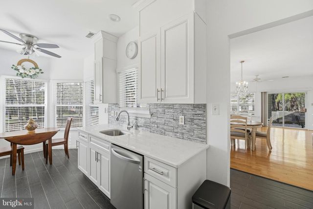 76 SUMMERHILL DR, Manahawkin, NJ 08050