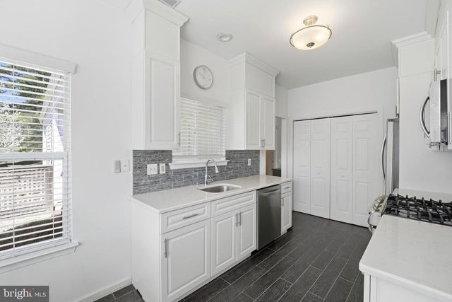 76 SUMMERHILL DR, Manahawkin, NJ 08050
