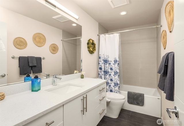 6221 20th Avenue NW, Seattle, WA 98107