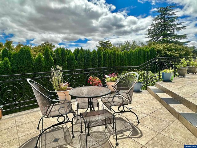 4364 NW Honeysuckle Dr, Corvallis, OR 97330