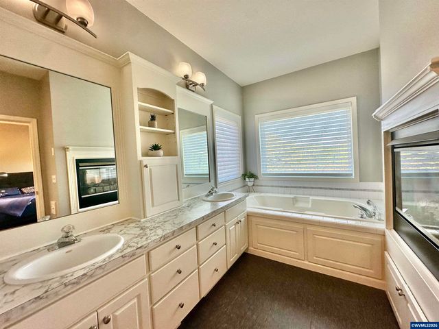 4364 NW Honeysuckle Dr, Corvallis, OR 97330