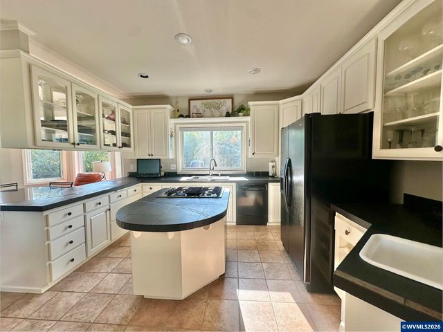 4364 NW Honeysuckle Dr, Corvallis, OR 97330