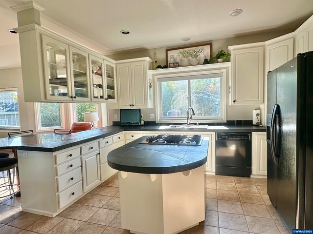 4364 NW Honeysuckle Dr, Corvallis, OR 97330