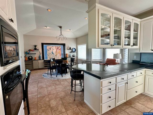 4364 NW Honeysuckle Dr, Corvallis, OR 97330
