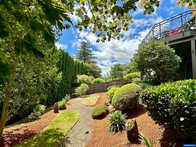 4364 NW Honeysuckle Dr, Corvallis, OR 97330