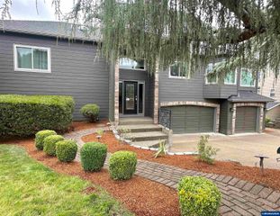 4364 NW Honeysuckle Dr, Corvallis, OR 97330