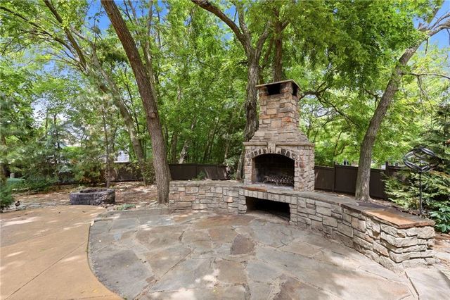 23536 W 73rd Terrace, Shawnee, KS 66227