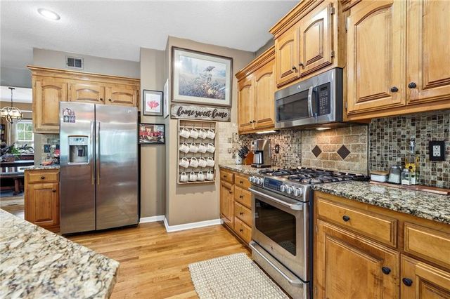 23536 W 73rd Terrace, Shawnee, KS 66227