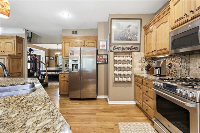 23536 W 73rd Terrace, Shawnee, KS 66227