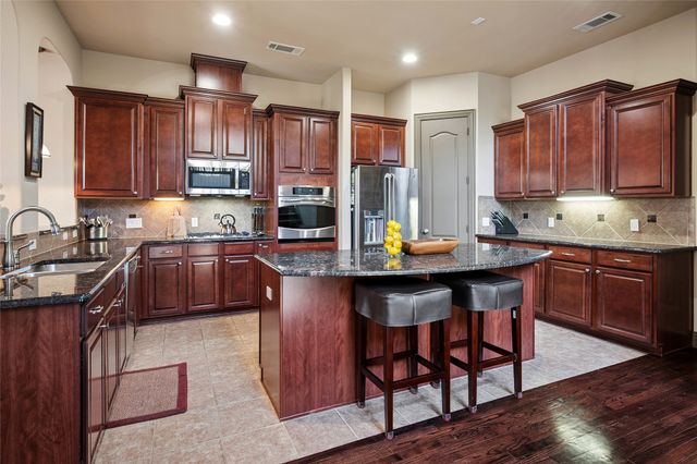 835 Rockingham Drive, Irving, TX 75063