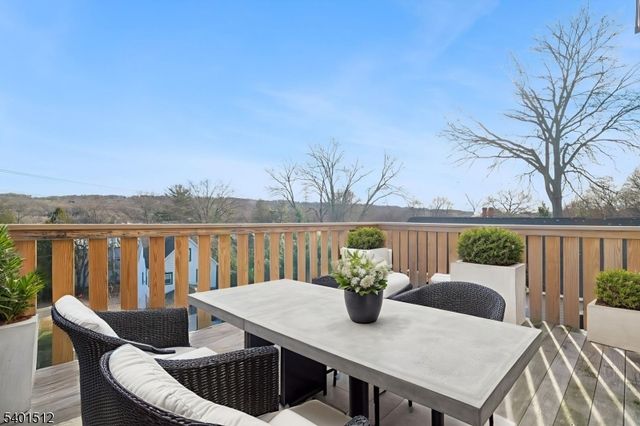 19 Mountain Ave, Mahwah Twp., NJ 07430