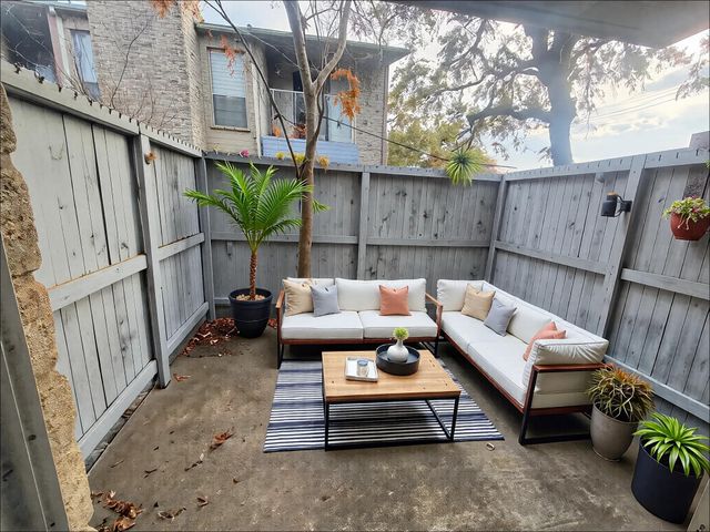 7400 Bellerive Drive 1605, Houston, TX 77036