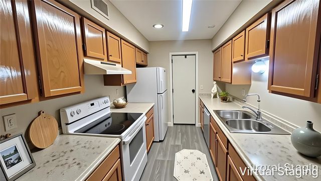 7400 Bellerive Drive 1605, Houston, TX 77036