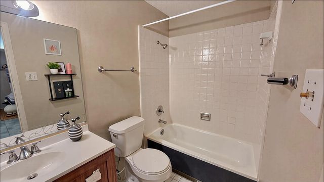7400 Bellerive Drive 1605, Houston, TX 77036