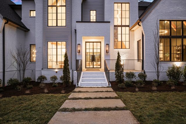 735 Richfield Dr, Nashville, TN 37205