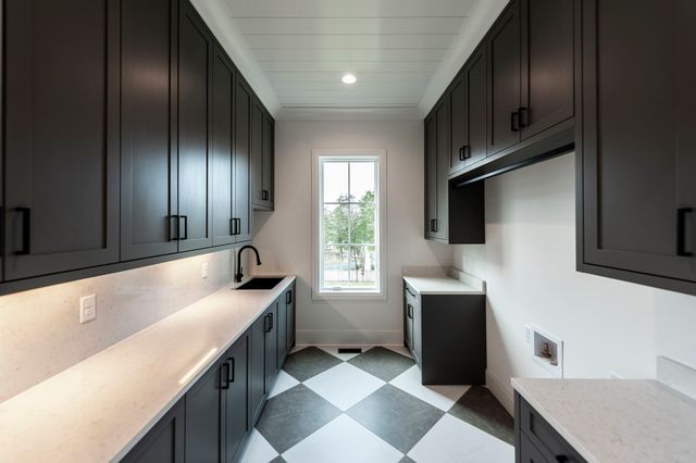 735 Richfield Dr, Nashville, TN 37205