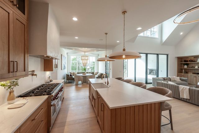 735 Richfield Dr, Nashville, TN 37205