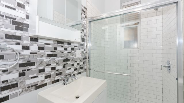 2821 W 25th Street 2F, Chicago, IL 60623