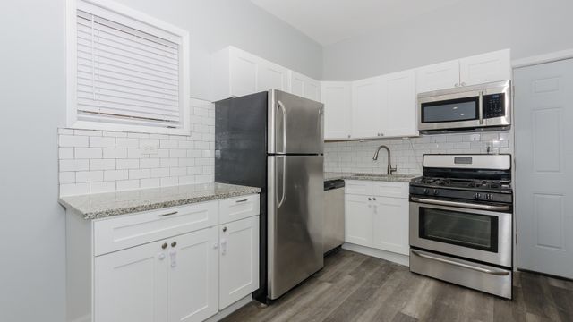 2821 W 25th Street 2F, Chicago, IL 60623