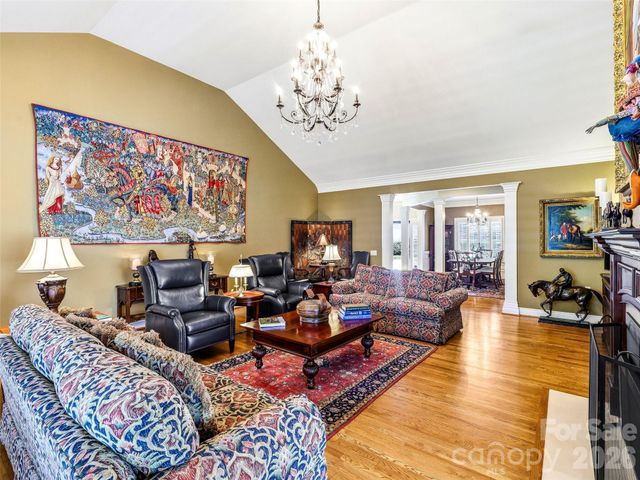 33 Tiverton Lane, Asheville, NC 28803