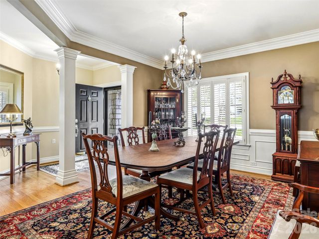 33 Tiverton Lane, Asheville, NC 28803