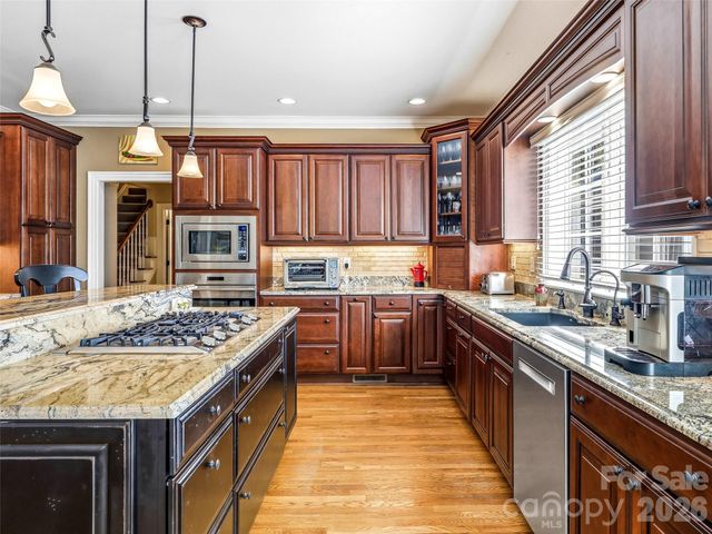 33 Tiverton Lane, Asheville, NC 28803