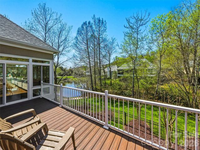 33 Tiverton Lane, Asheville, NC 28803
