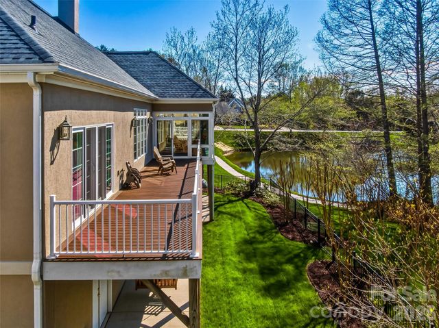 33 Tiverton Lane, Asheville, NC 28803